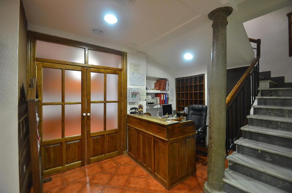 Residencia Ziri Hotel - Granada — Photos 3